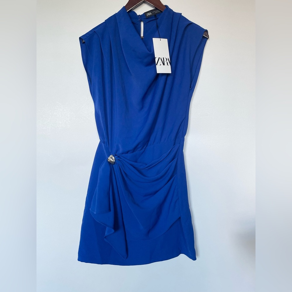 NWT ZARA SS24 WRAP FRONT BROOCH DRESS 9878/077 016/299 - Picture 2 of 8